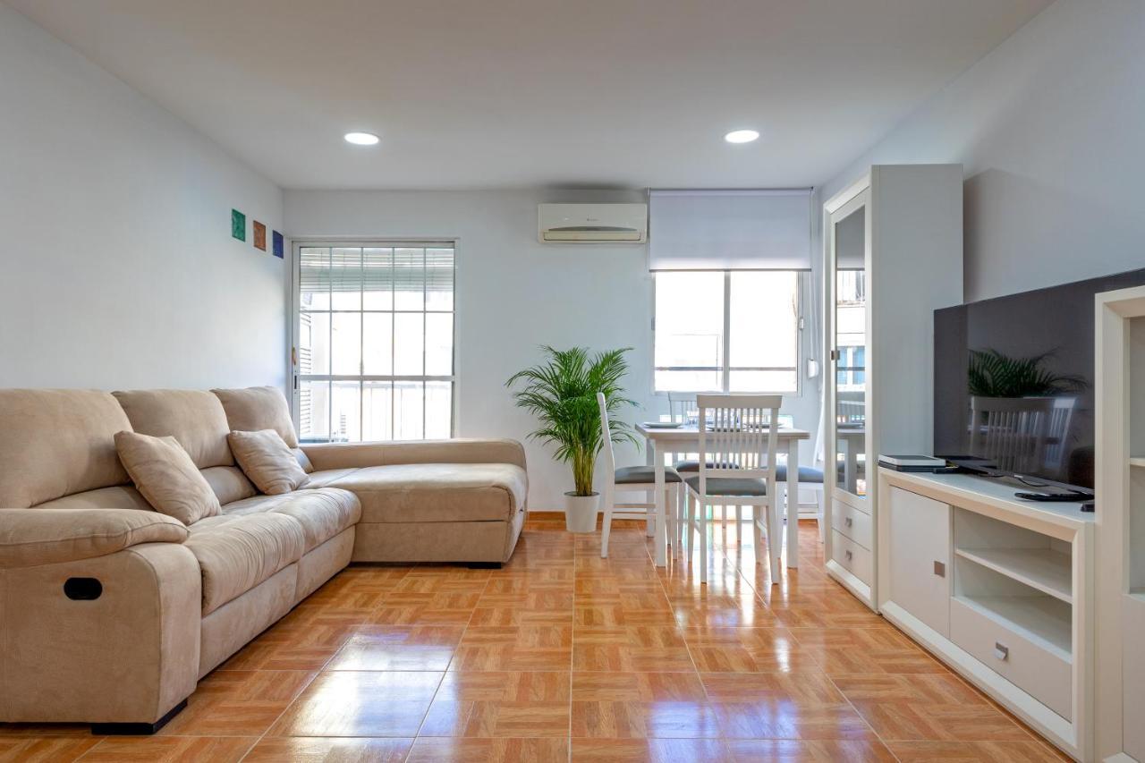 Charming 2 Bedroom Apartment At Triana Center By Oui Seville Exterior photo