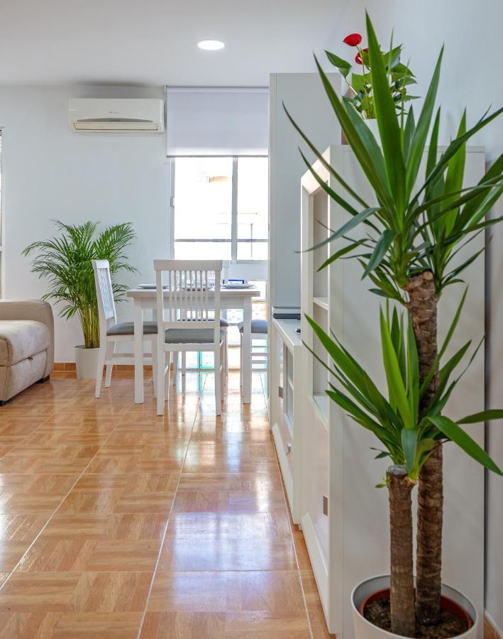 Charming 2 Bedroom Apartment At Triana Center By Oui Seville Exterior photo